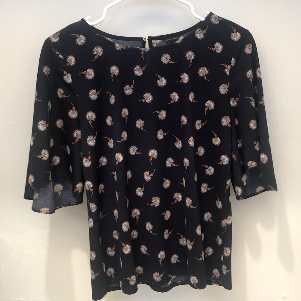 Ann Taylor navy blue dandelion shirt